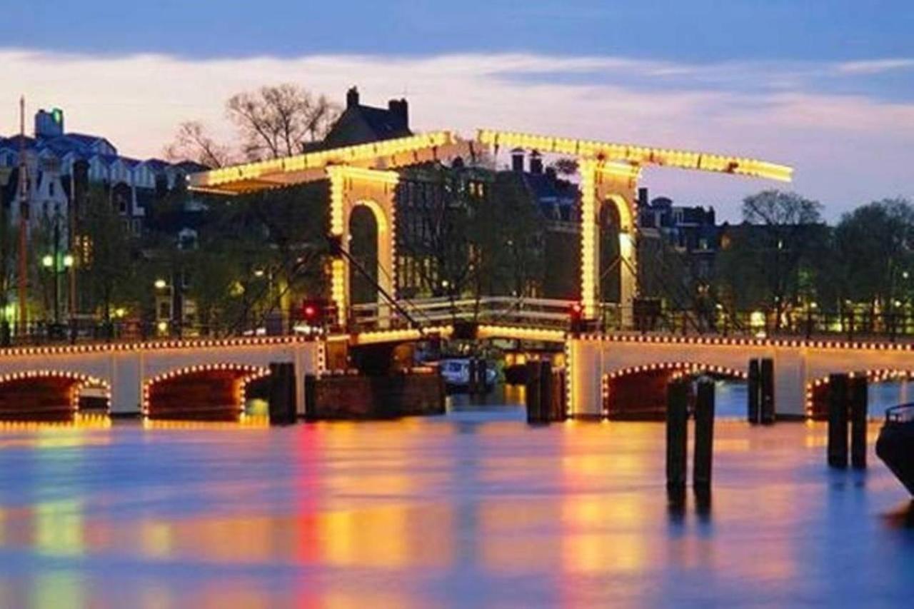 Tiny Houseboat B&B On The Amstel River Amsterdam Exterior photo