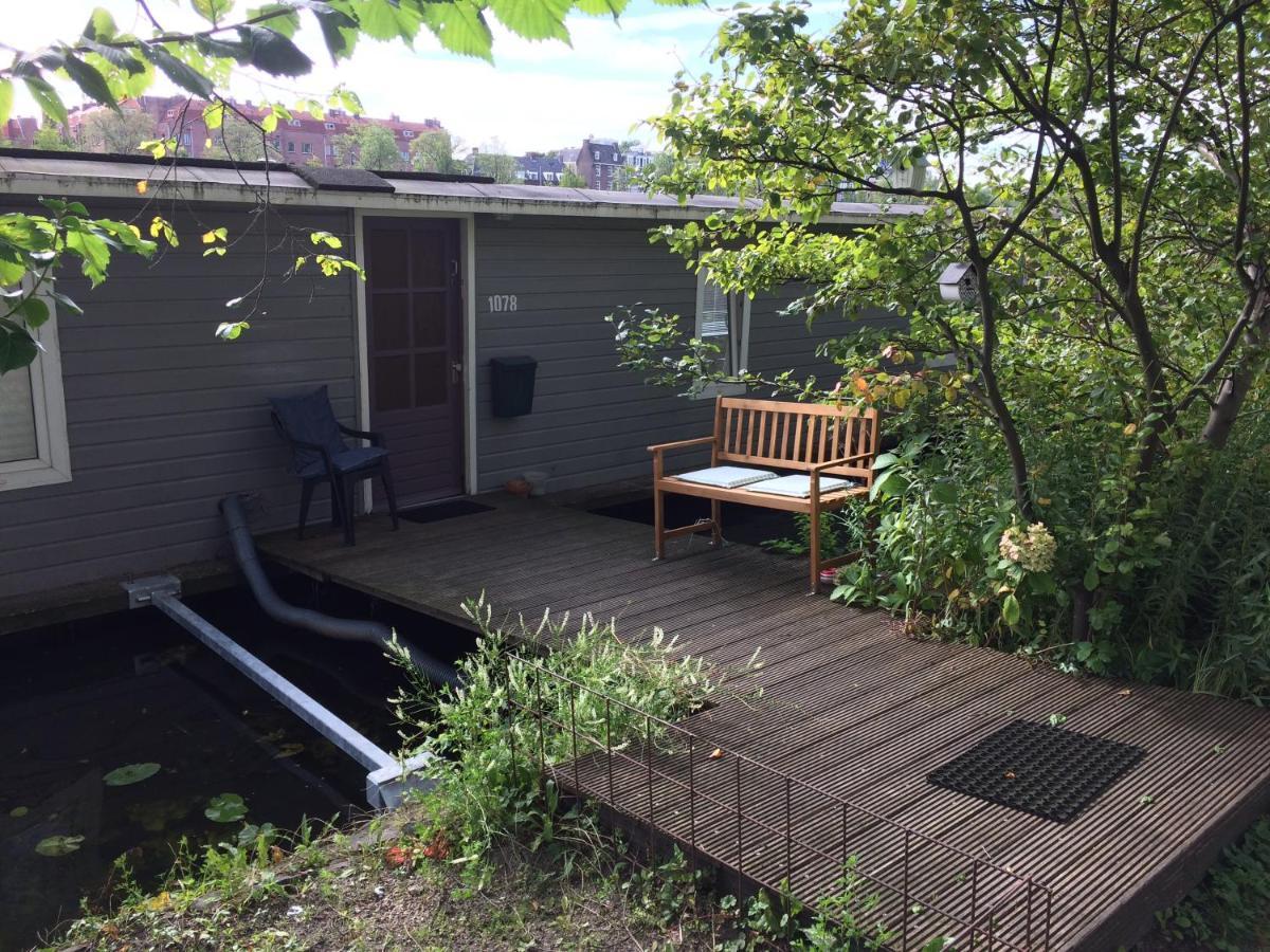 Tiny Houseboat B&B On The Amstel River Amsterdam Exterior photo